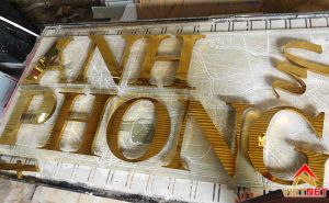 Bảng hiệu chữ inox vàng Anh Phong Lighting