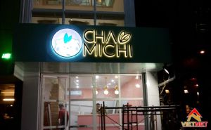 Bảng hiệu quảng cáo trà sữa Chamichi
