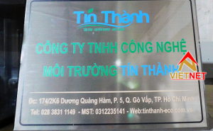 Bảng hiệu Công Ty Tín Thành ăn mòn inox trắng xước