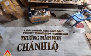 Chữ inox vàng Trường Mầm Non Chánh Lộ 