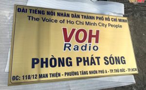 Bảng inox ăn mòn giá rẻ VOH Radio