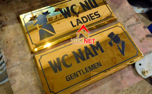 Mẫu bảng phòng ban ăn mòn inox vàng gương