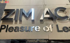 Chữ inox trắng Zim Academy bền đẹp