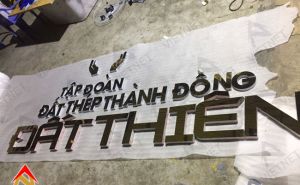 Chữ inox vàng Tập Đoàn Đất Thép Thành Đồng Đất Thiên