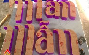 Chữ nổi mica Mẫn Mẫn Spa & Beauty Salon 