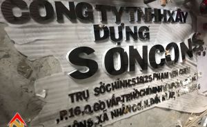 Chữ inox trắng bảng hiệu Công ty Xây Dựng Soncons