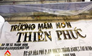 Bảng hiệu chữ inox vàng Trường Mầm Non Thiên Phúc