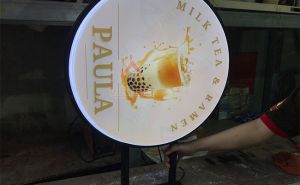 Hộp đèn mica hút nổi tiệm Paula