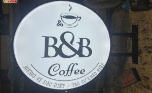 Hộp đèn mica hút nổi B&B Coffee