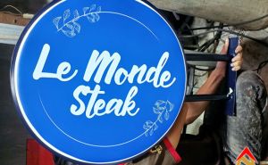Hộp đèn mica hút nổi Lemonde Steak