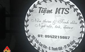 Hộp đèn mica hút nổi giá rẻ của Tiệm NTS