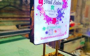 Làm hộp đèn quảng cáo có bánh xe Lotus Nail Salon 