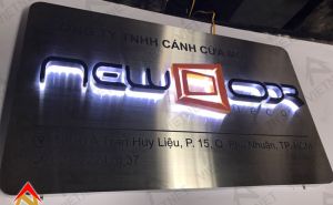 Làm bảng quảng cáo đẹp công ty Newdoor Decor 