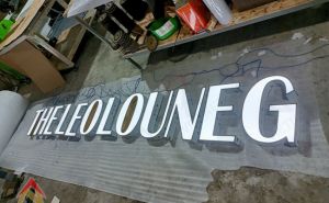 Làm bảng hiệu quảng cáo đẹp - đa dạng mẫu mã