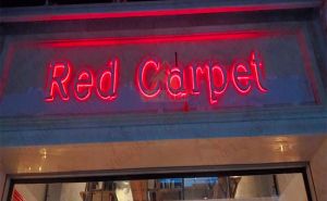 Làm bảng hiệu quảng cáo đẹp Red Carpet
