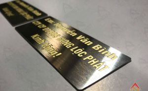 Làm bảng inox ăn mòn giá rẻ theo yêu cầu