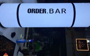 Làm hộp đèn quảng cáo thả quầy Order Bar