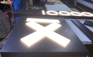 Làm hộp đèn quảng cáo X10000