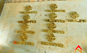 Mẫu logo inox vàng thương hiệu thời trang Gosto