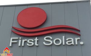 Bảng hiệu quảng cáo tôn sơn tĩnh điện First Solar