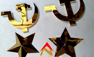 Logo inox vàng gương ngôi sao búa liềm