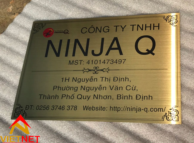gia-cong-bang-inox-an-mon-cong-ty-ninja q