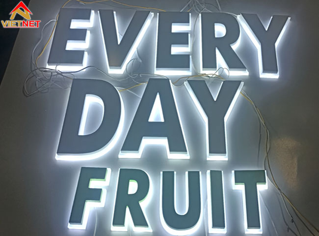 bang-hieu-chu-noi-mica-tiem-fruit