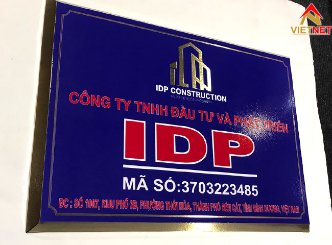 bang-inox-in-uv-cong-ty-dep-ben-bi-va-nang-tam-thuong-hieu
