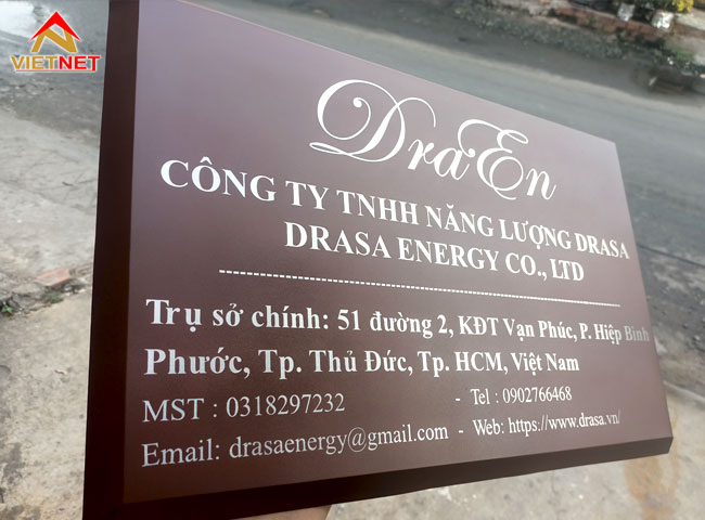 bang-ten-cong-ty-an-mon-bang-inox-sang-trong-va-ben-bi