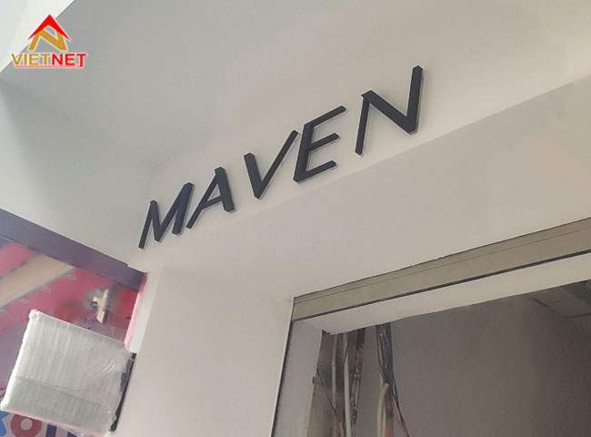 gia-cong-chu-inox-son-hap-nhiet-bang-hieu-maven