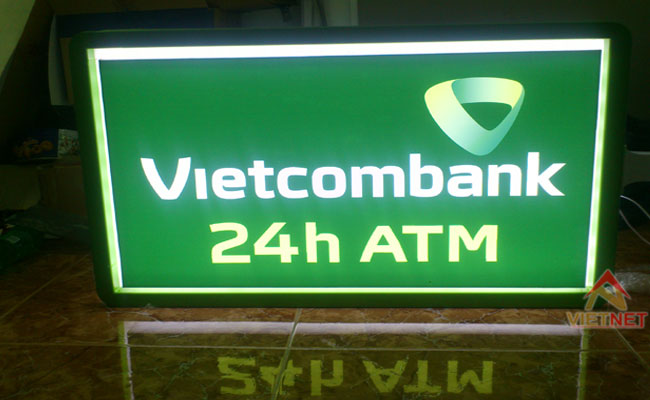Hộp đèn mica hút nổi Ngân Hàng Vietcombank