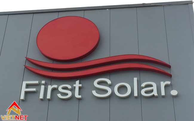 Bảng hiệu quảng cáo tôn sơn tĩnh điện First Solar