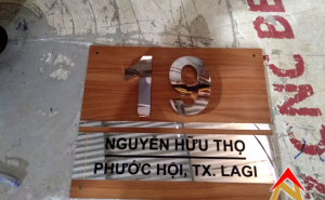 Mẫu bảng số nhà alu giả gỗ đẹp Tx.Lagi Bình Thuận